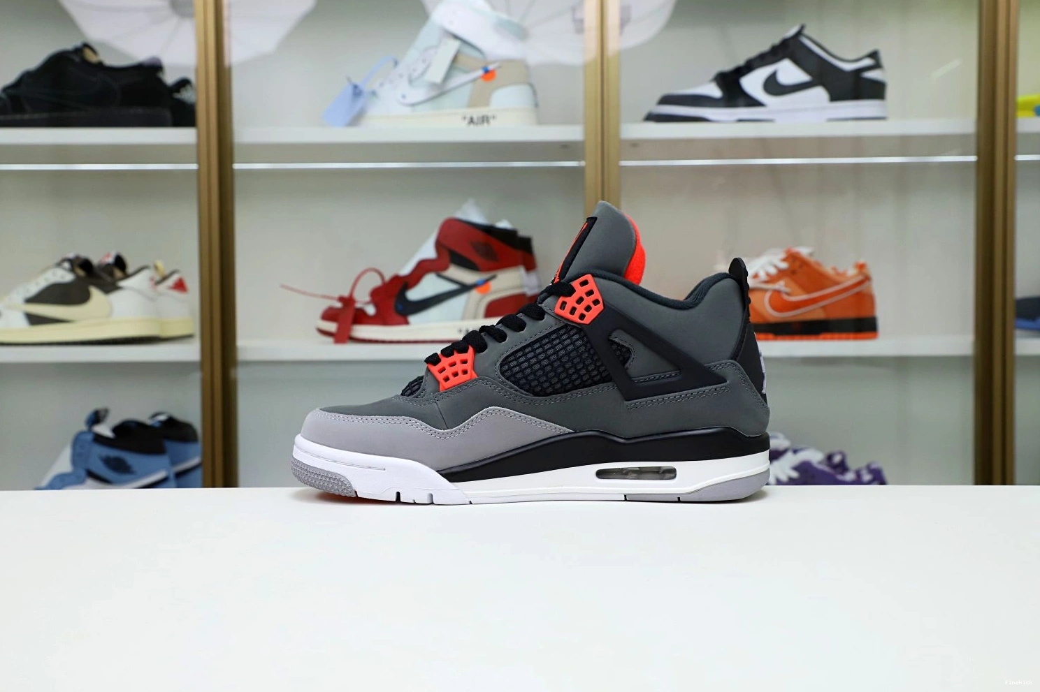 INFRARED AIR JORDAN 4 0215